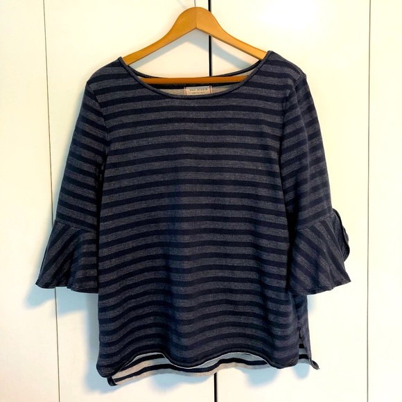 SOLD! Max Studio Weekend sweater - Picture 1 of 7